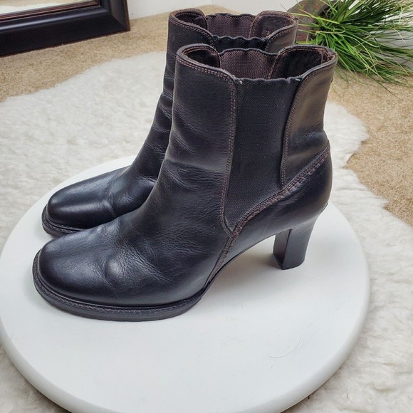 Cole Haan Ankle Boots Womens Size 7.5 B Black Leather Vibram Soles Chelsea - Picture 3 of 8